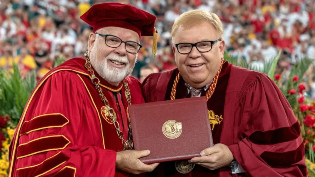 Specific Benefits You Gain from an Honorary Doctorate 1