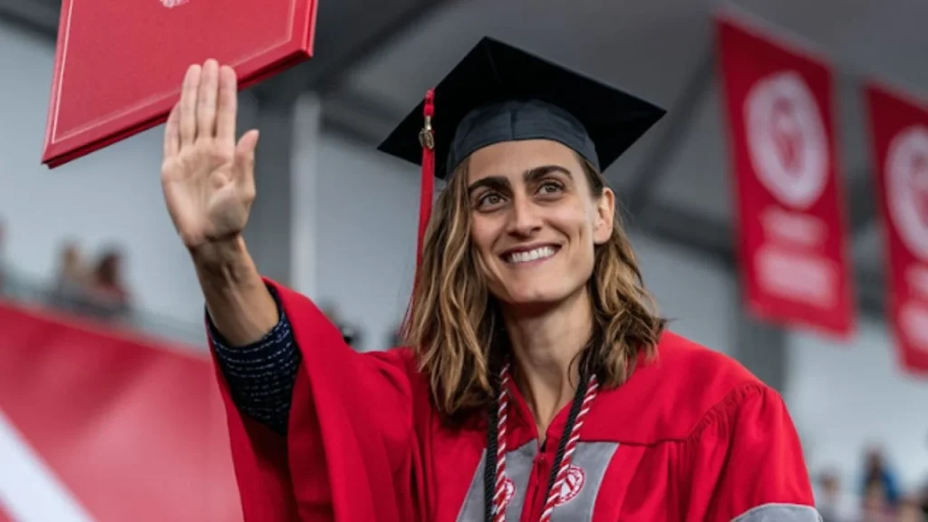Professional Benefits You Gain from Honorary Doctorate